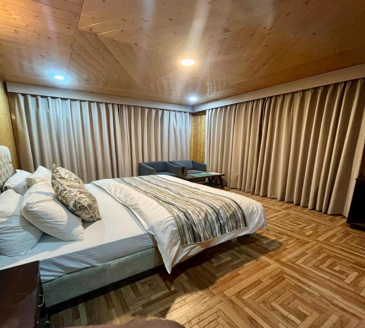 Snow Range Resort And Cottage Vashist Bagian luar foto