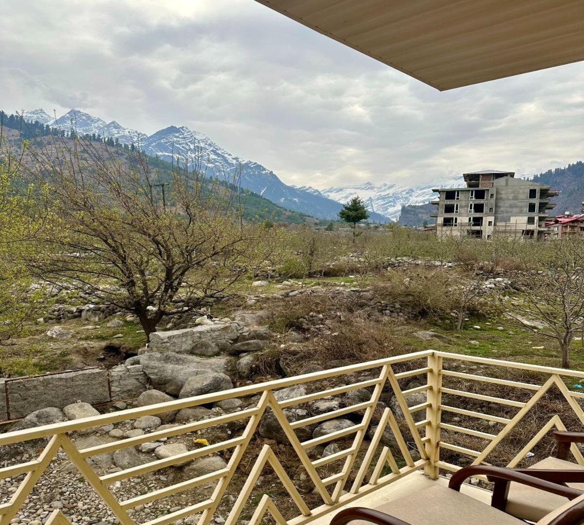 Snow Range Resort And Cottage Vashist Bagian luar foto