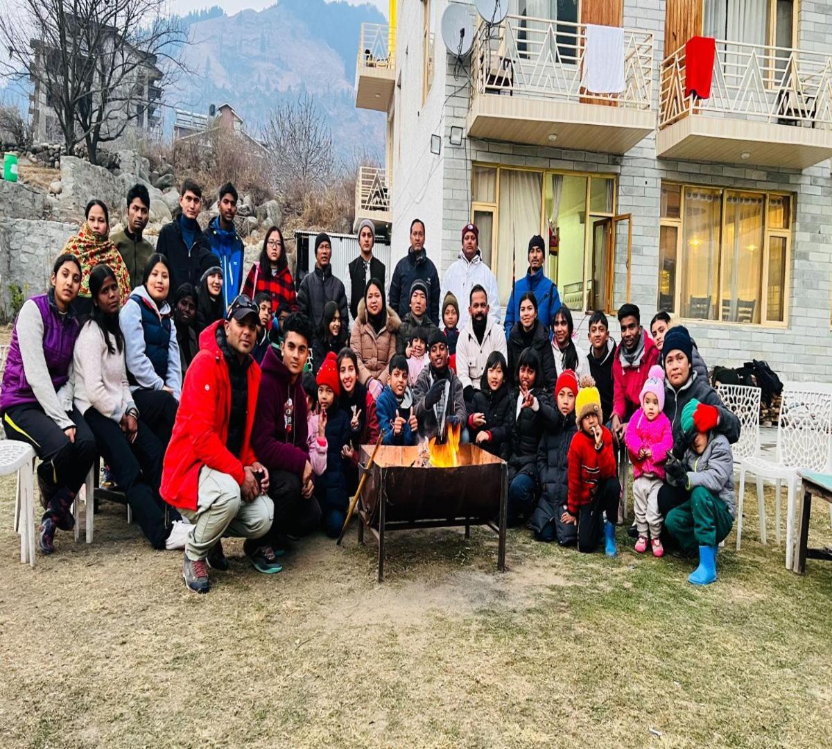 Snow Range Resort And Cottage Vashist Bagian luar foto