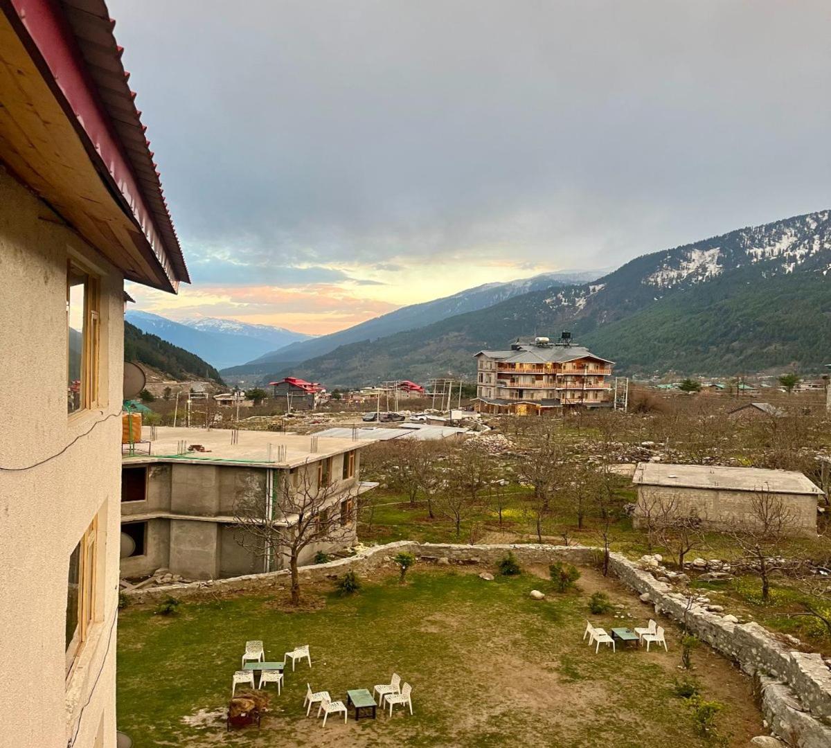 Snow Range Resort And Cottage Vashist Bagian luar foto